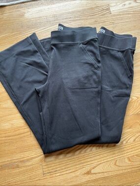 Duluth Trading Co women’s Black Pull-On Joggers size M x 33 ; 2 pair for $25